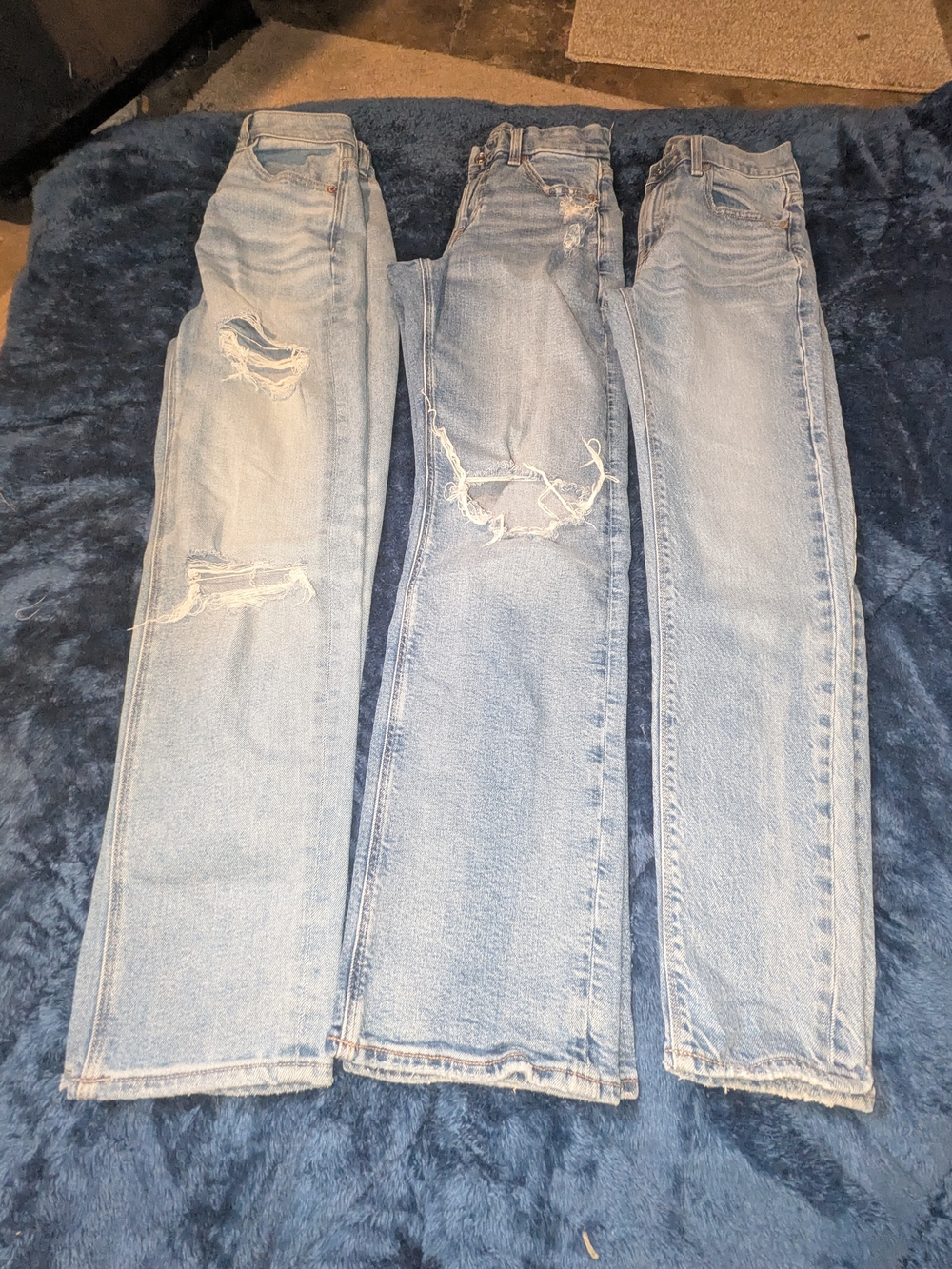 American Eagle Outfitters Light Blue Distressed Straight Leg Jeans